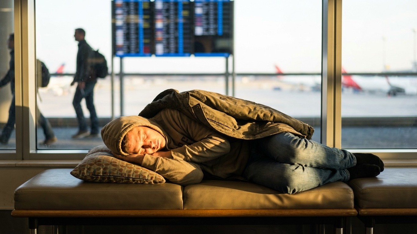 Ces aéroports européens cachent des espaces où dormir gratuitement entre deux vols
