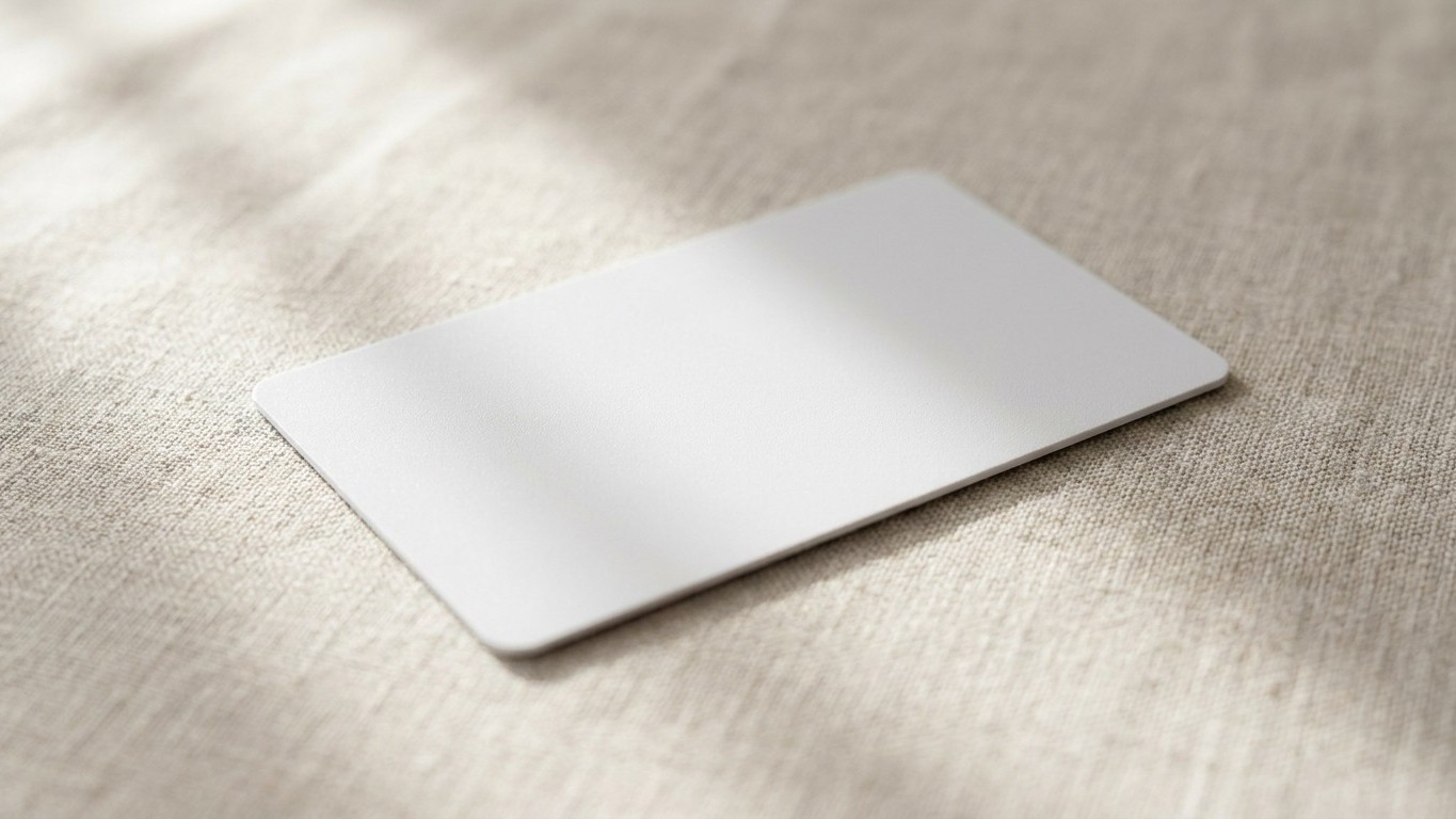Cette carte que 8 Français sur 10 oublient de commander avant de partir peut coûter 2000 € aux urgences en Europe
