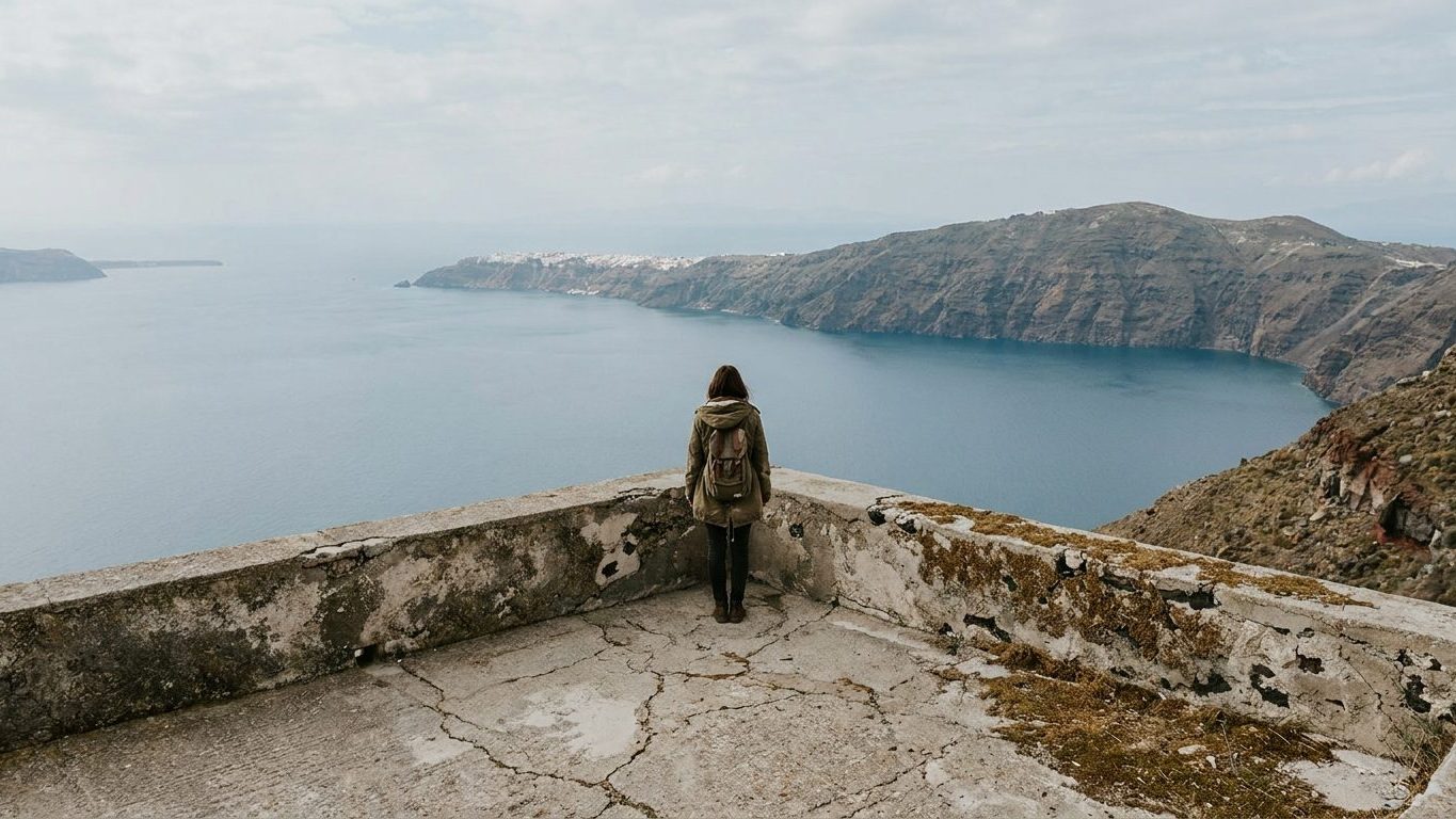 J'ai payé 320 € la nuit pour une chambre avec vue sur la caldeira à Santorin : à deux heures de ferry, la même vue mer me ...